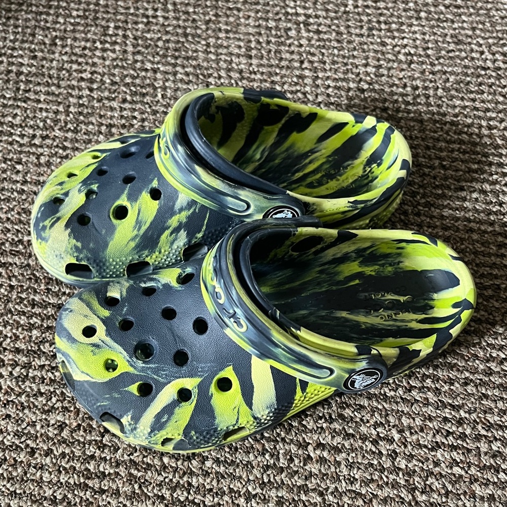 Crocs Electric green wave
